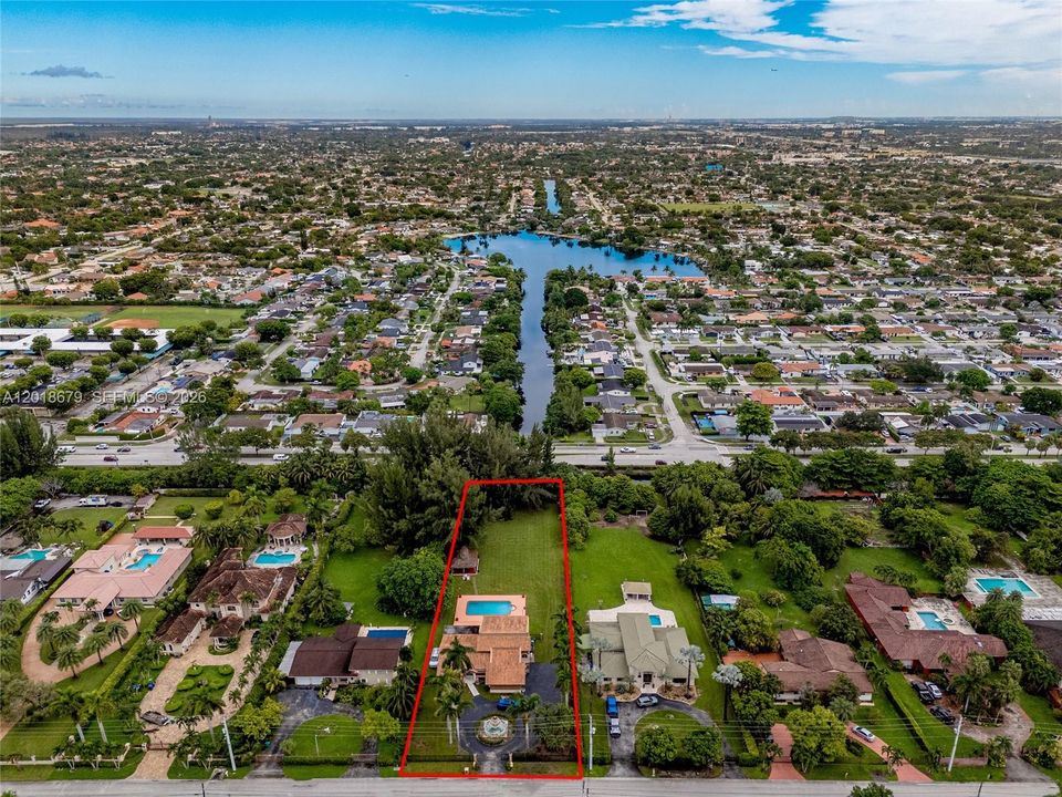 For Rent: $8,500 (5 beds, 3 baths, 3727 Square Feet)