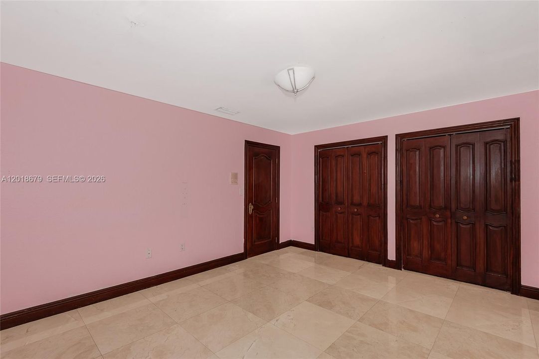 For Rent: $8,500 (5 beds, 3 baths, 3727 Square Feet)