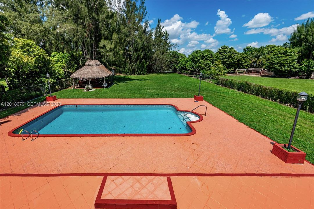 For Rent: $8,500 (5 beds, 3 baths, 3727 Square Feet)