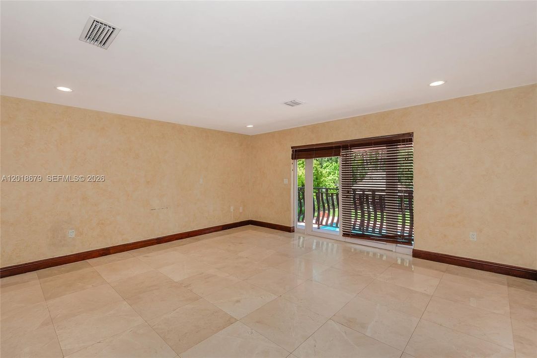 For Rent: $8,500 (5 beds, 3 baths, 3727 Square Feet)