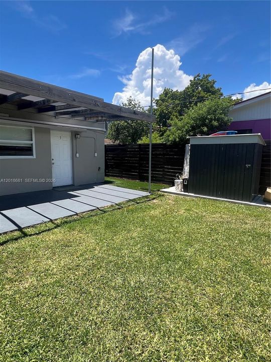 Active With Contract: $2,300 (2 beds, 1 baths, 2878 Square Feet)