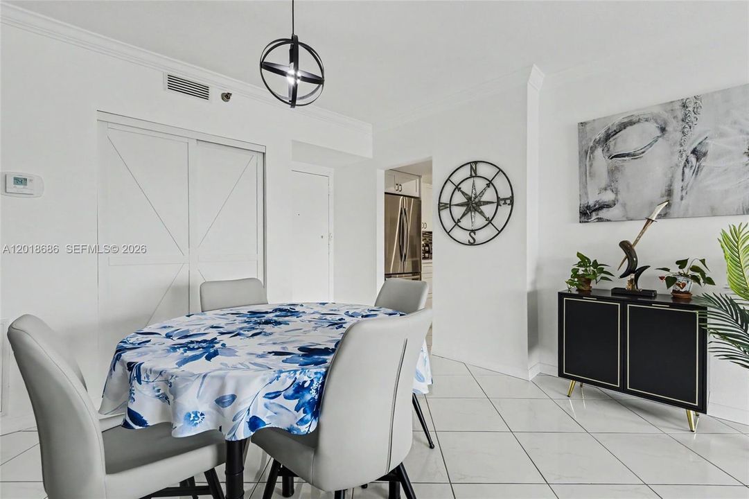 Active With Contract: $159,500 (1 beds, 1 baths, 844 Square Feet)