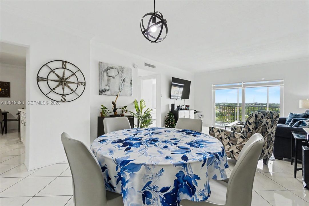 Active With Contract: $159,500 (1 beds, 1 baths, 844 Square Feet)