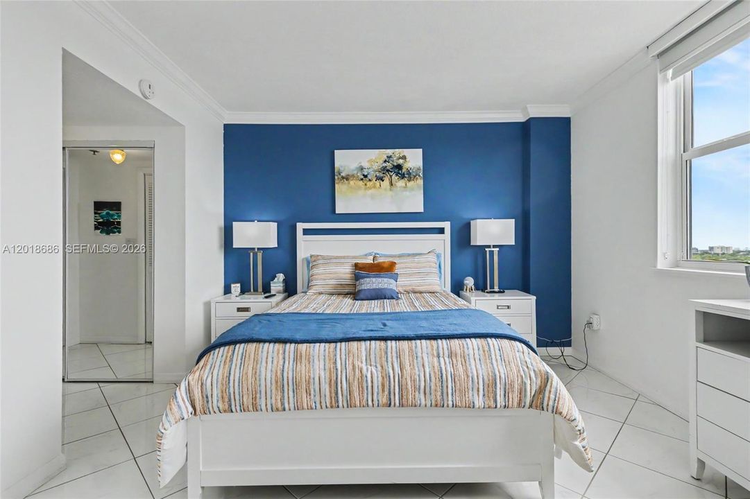 Active With Contract: $159,500 (1 beds, 1 baths, 844 Square Feet)