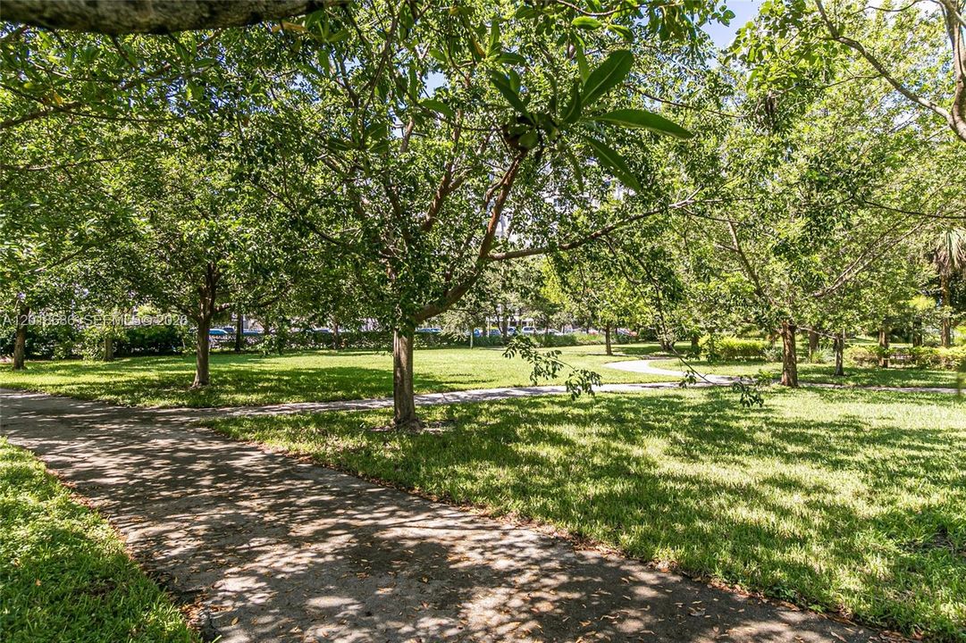 Active With Contract: $159,500 (1 beds, 1 baths, 844 Square Feet)