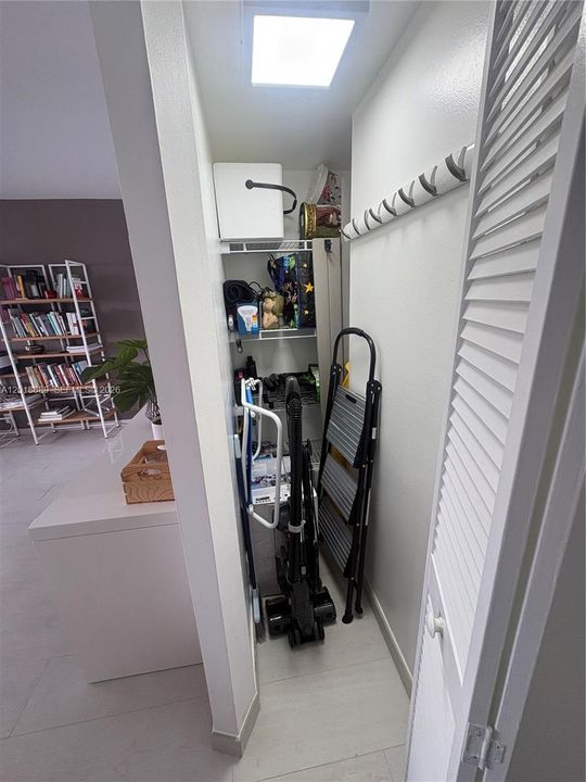 Activo con contrato: $3,200 (2 camas, 2 baños, 1302 Pies cuadrados)