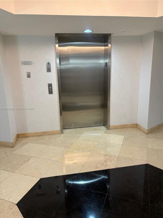 Activo con contrato: $3,200 (2 camas, 2 baños, 1302 Pies cuadrados)