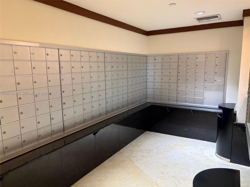 Activo con contrato: $3,200 (2 camas, 2 baños, 1302 Pies cuadrados)