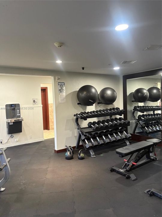 Activo con contrato: $3,200 (2 camas, 2 baños, 1302 Pies cuadrados)