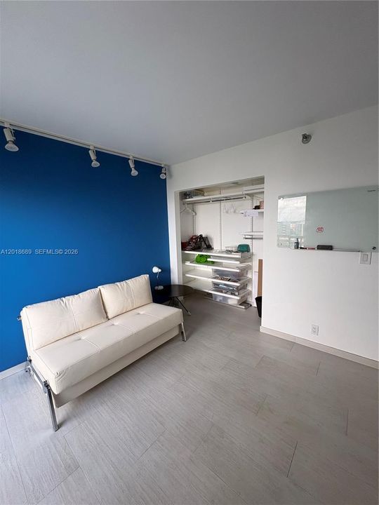 Activo con contrato: $3,200 (2 camas, 2 baños, 1302 Pies cuadrados)