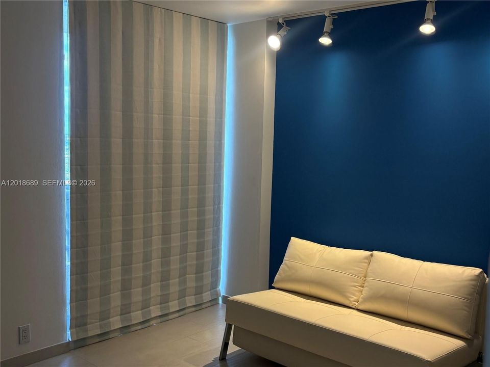 Activo con contrato: $3,200 (2 camas, 2 baños, 1302 Pies cuadrados)