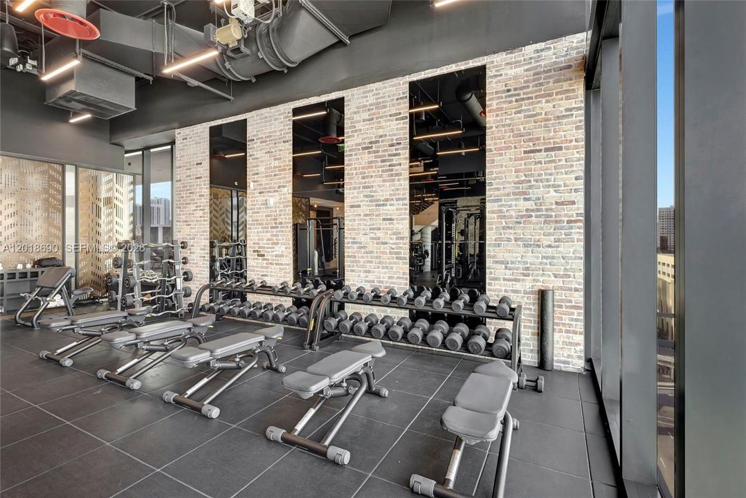 For Sale: $795,000 (1 beds, 1 baths, 442 Square Feet)