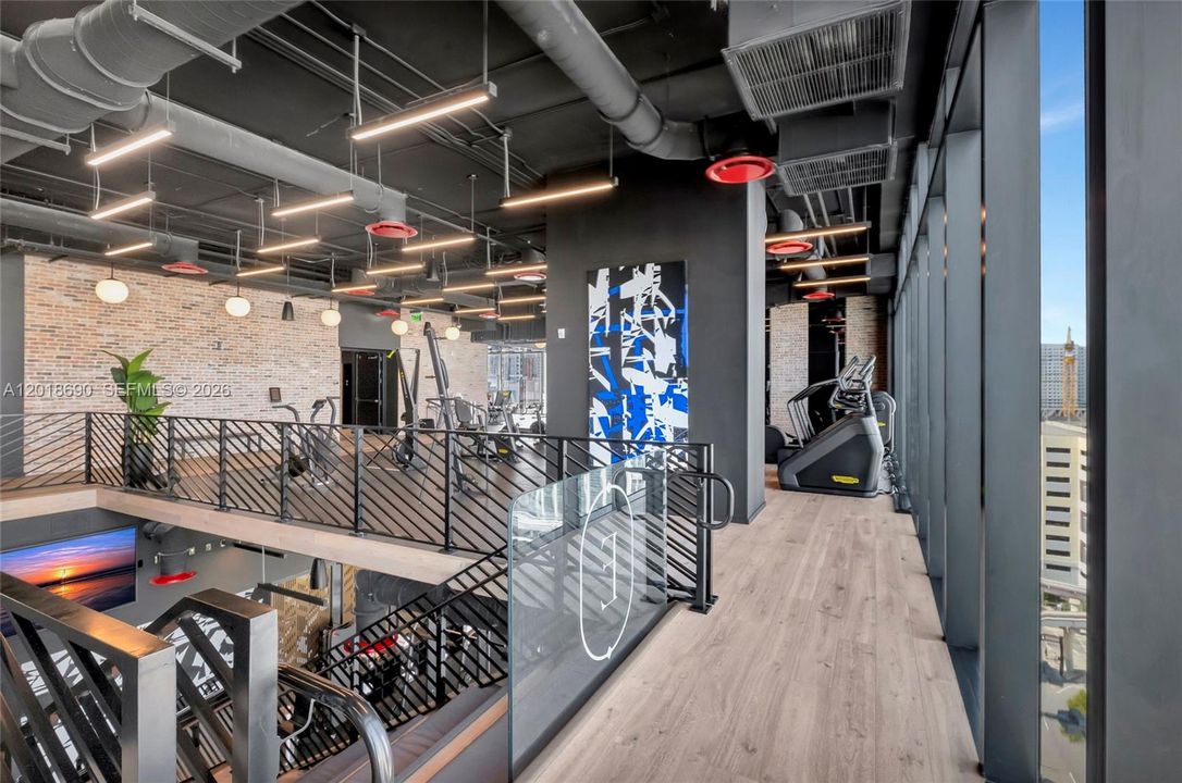 For Sale: $795,000 (1 beds, 1 baths, 442 Square Feet)