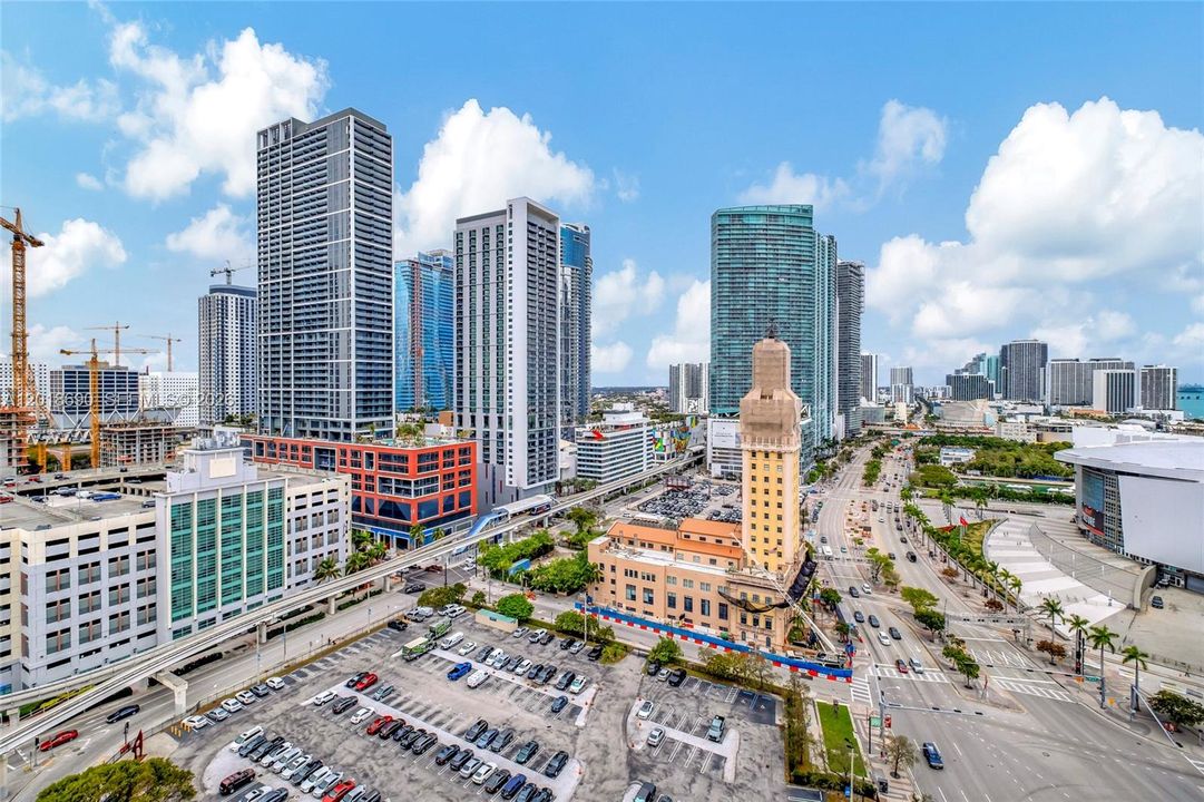 For Sale: $795,000 (1 beds, 1 baths, 442 Square Feet)