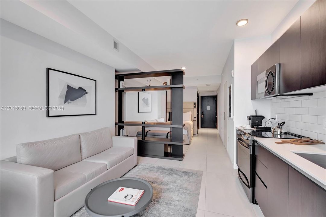 For Sale: $795,000 (1 beds, 1 baths, 442 Square Feet)