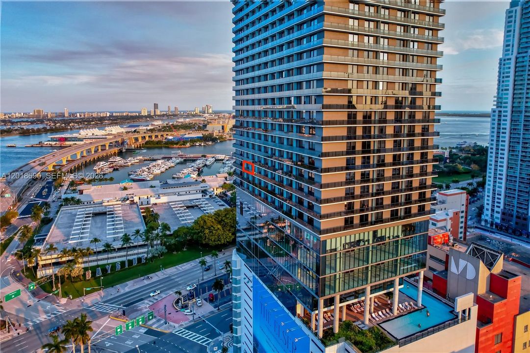 For Sale: $795,000 (1 beds, 1 baths, 442 Square Feet)
