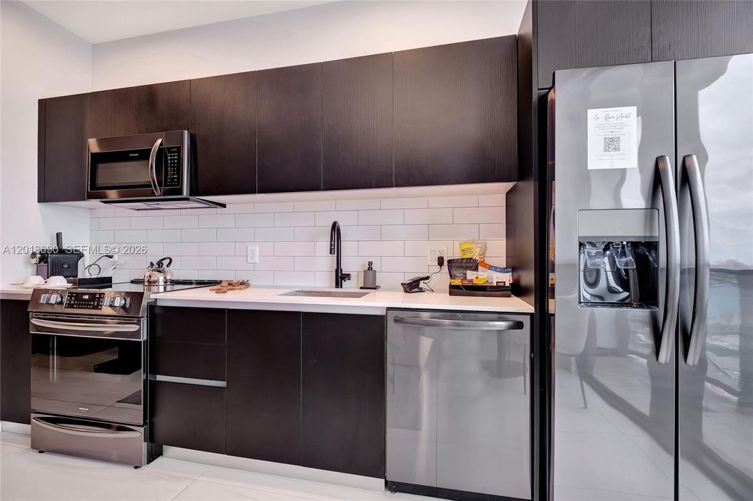 For Sale: $795,000 (1 beds, 1 baths, 442 Square Feet)