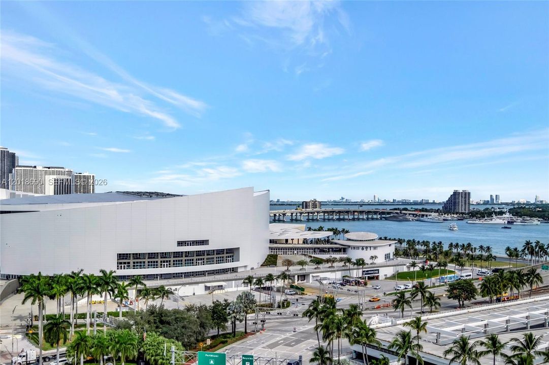 For Sale: $795,000 (1 beds, 1 baths, 442 Square Feet)