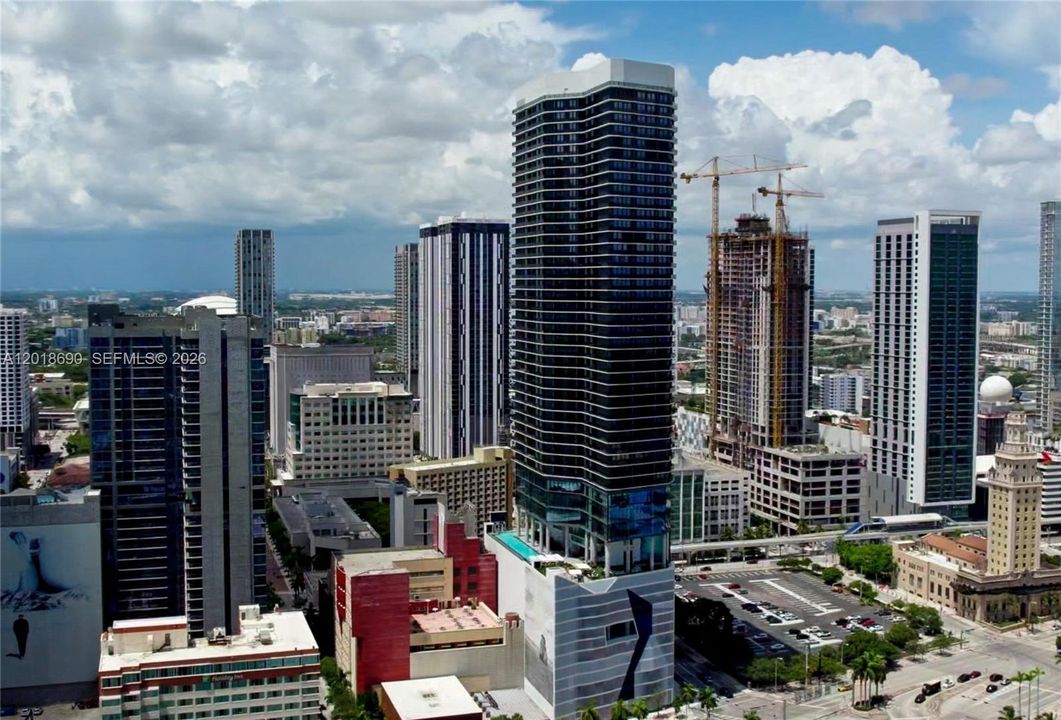 For Sale: $795,000 (1 beds, 1 baths, 442 Square Feet)