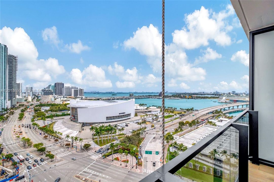 For Sale: $795,000 (1 beds, 1 baths, 442 Square Feet)