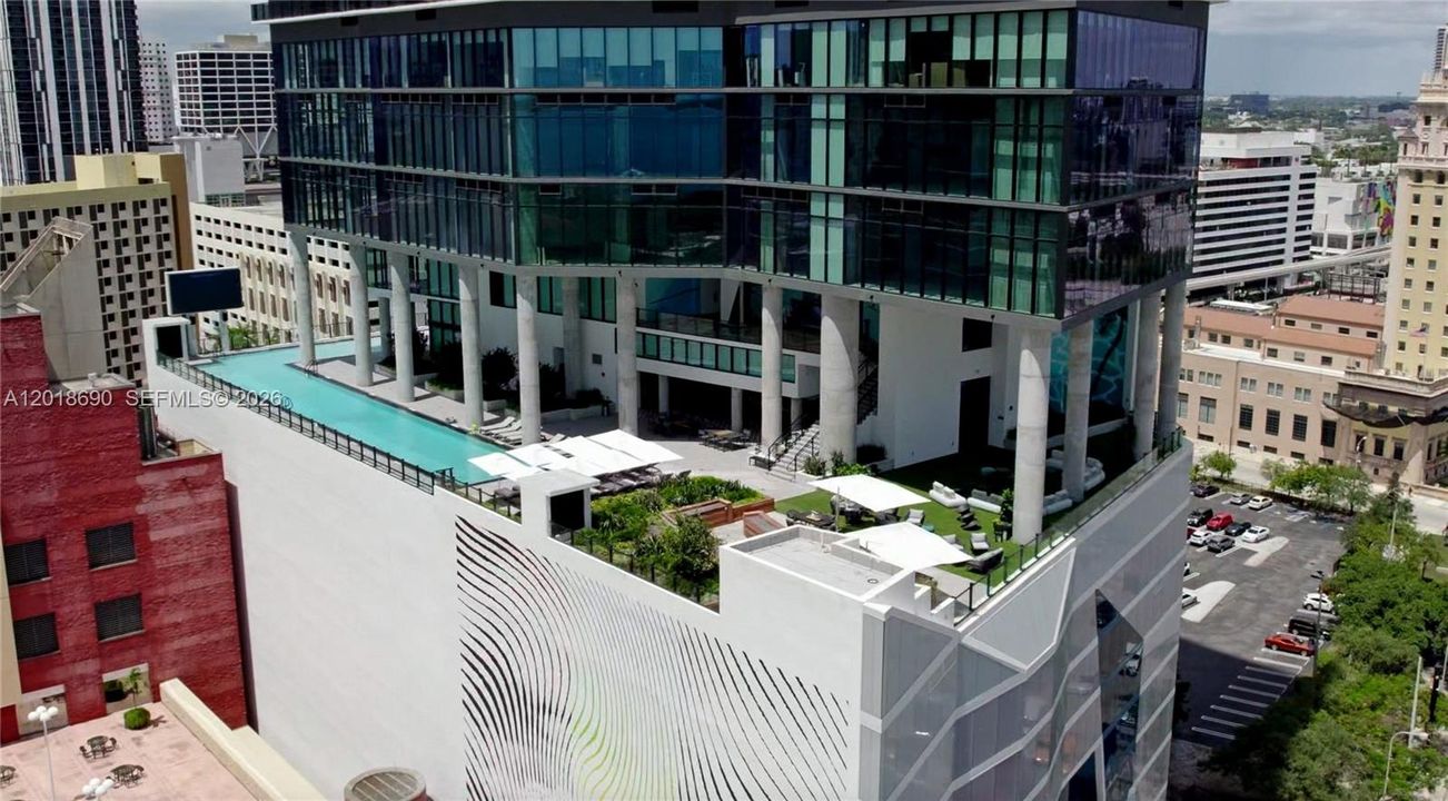 For Sale: $795,000 (1 beds, 1 baths, 442 Square Feet)