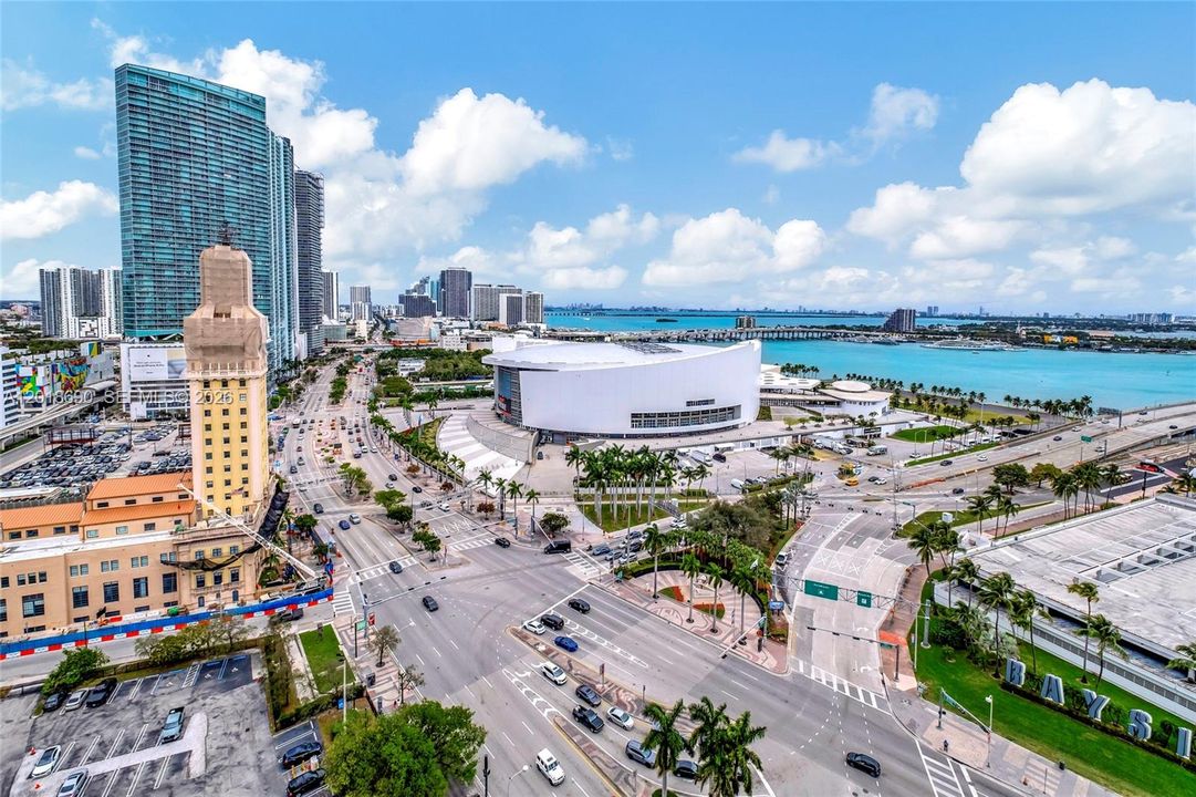 For Sale: $795,000 (1 beds, 1 baths, 442 Square Feet)