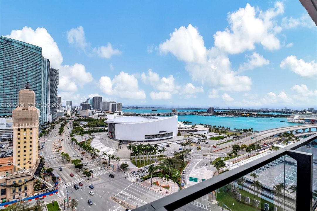 For Sale: $795,000 (1 beds, 1 baths, 442 Square Feet)