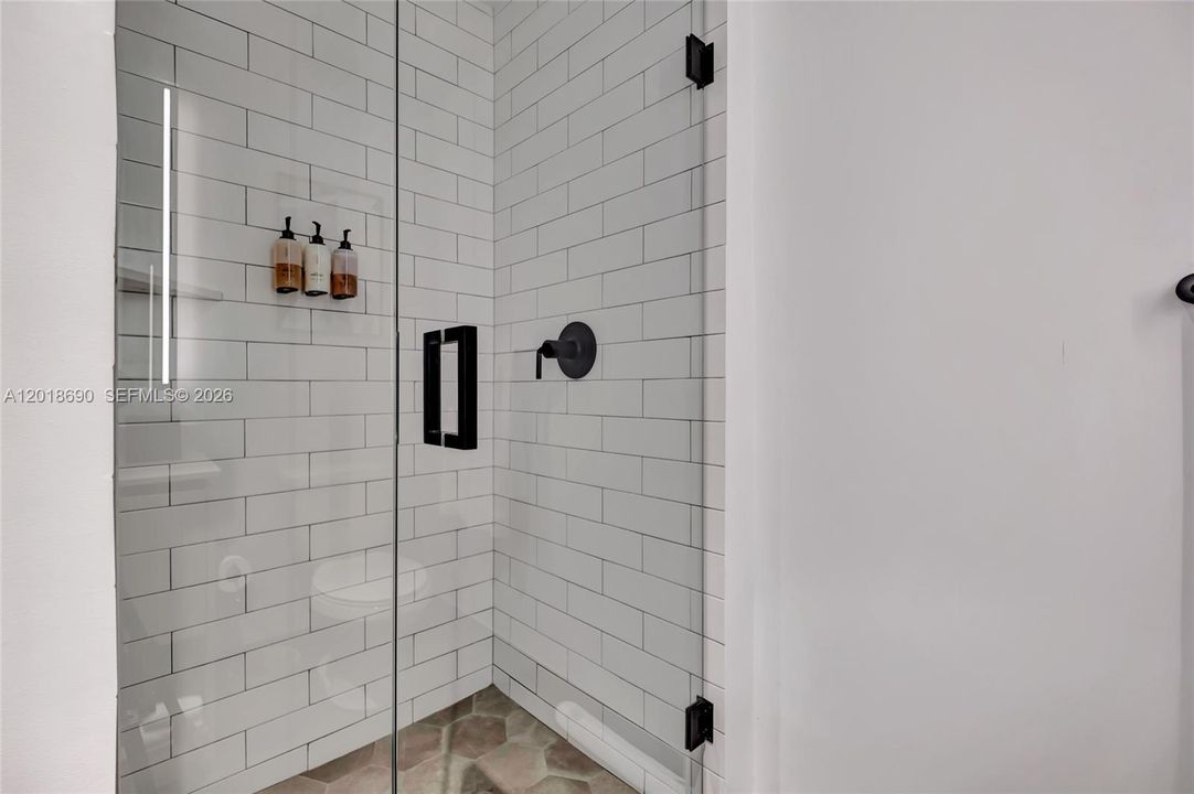 For Sale: $795,000 (1 beds, 1 baths, 442 Square Feet)