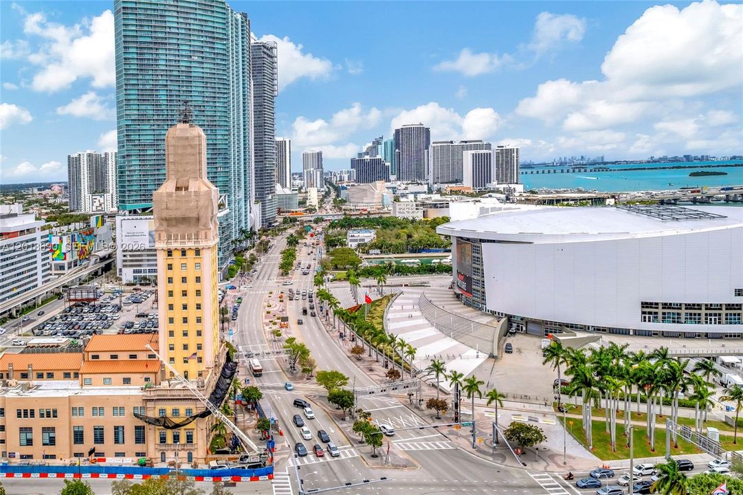 For Sale: $795,000 (1 beds, 1 baths, 442 Square Feet)