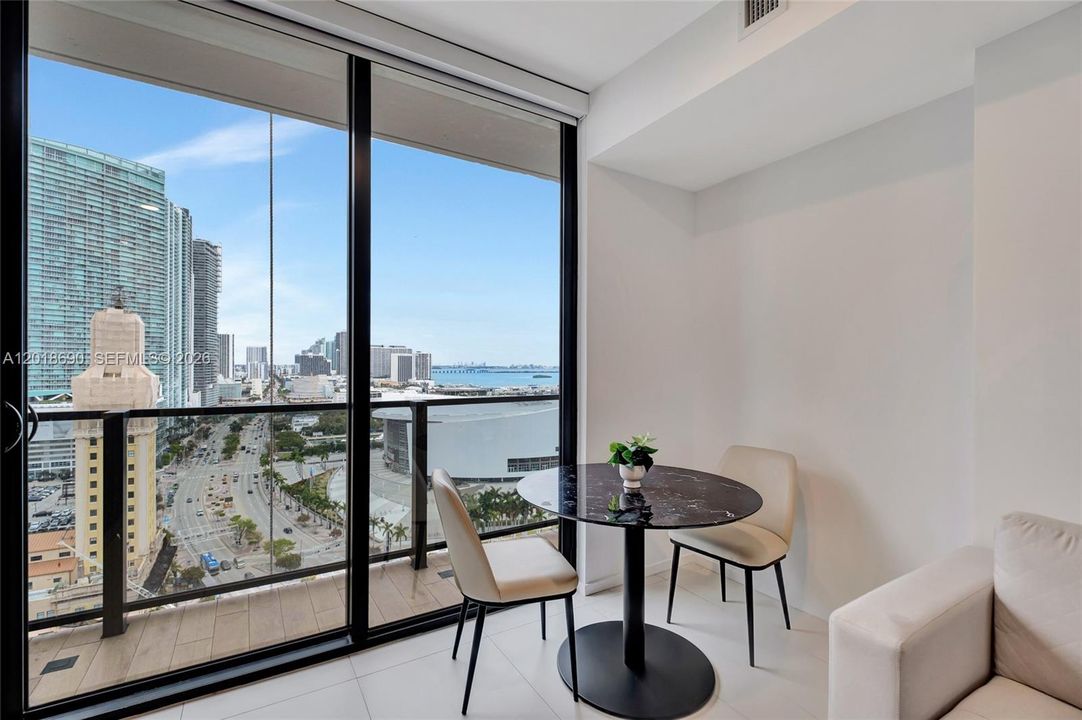 For Sale: $795,000 (1 beds, 1 baths, 442 Square Feet)