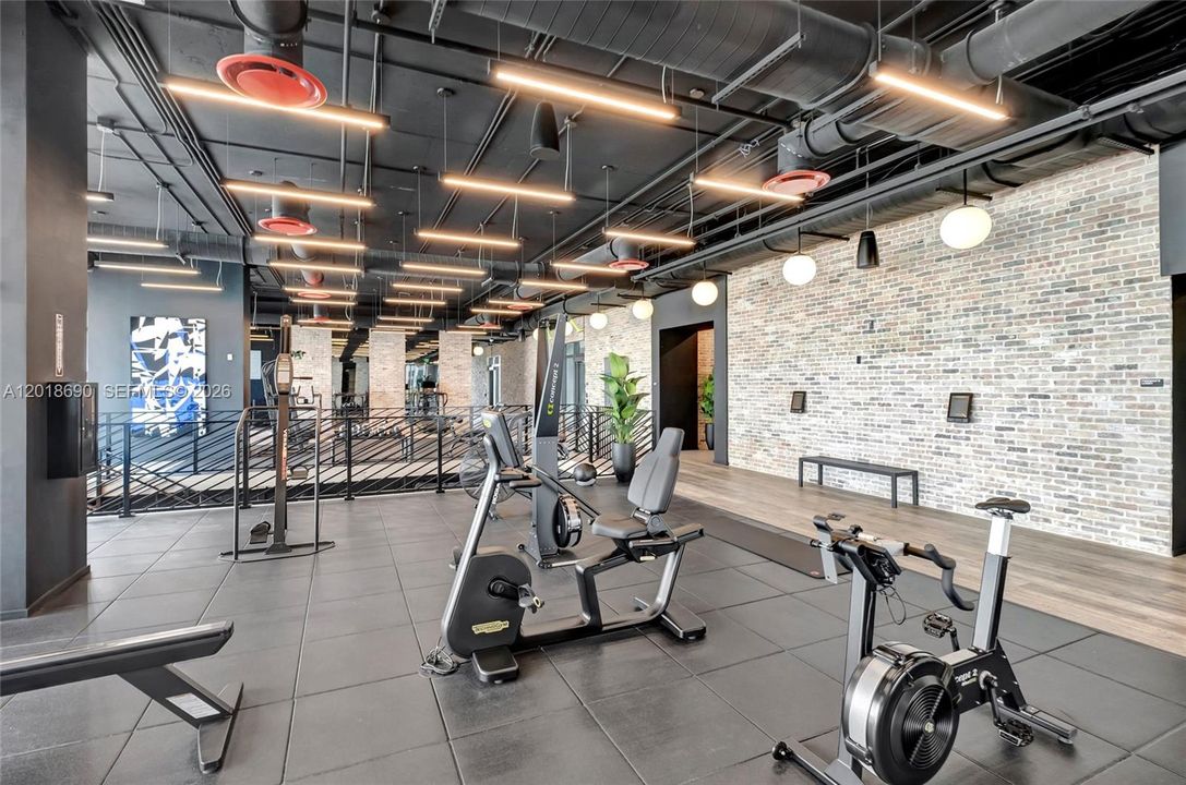 For Sale: $795,000 (1 beds, 1 baths, 442 Square Feet)