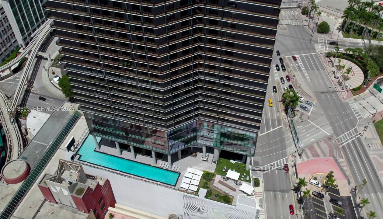 For Sale: $795,000 (1 beds, 1 baths, 442 Square Feet)