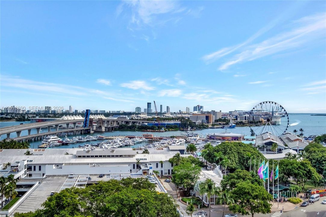 For Sale: $795,000 (1 beds, 1 baths, 442 Square Feet)