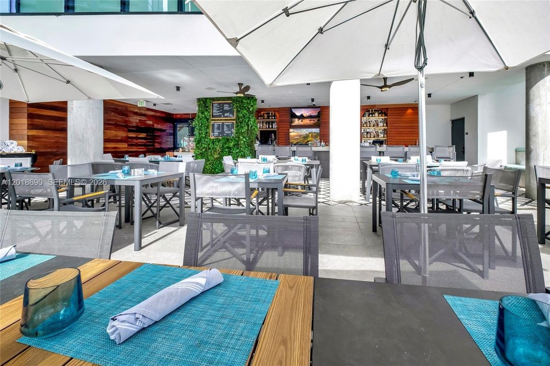 For Sale: $795,000 (1 beds, 1 baths, 442 Square Feet)