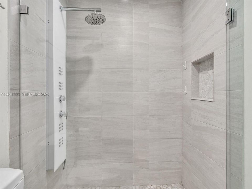 На продажу: $449,000 (3 спален, 2 ванн, 1420 Квадратных фут)