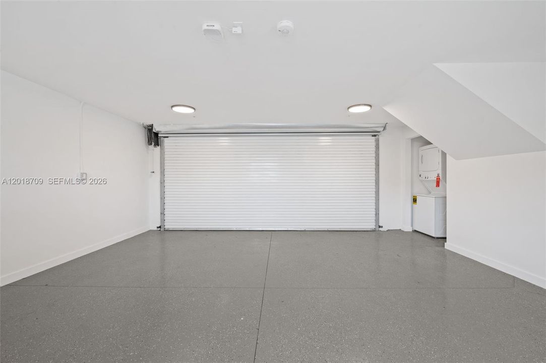 For Rent: $4,400 (3 beds, 2 baths, 1243 Square Feet)