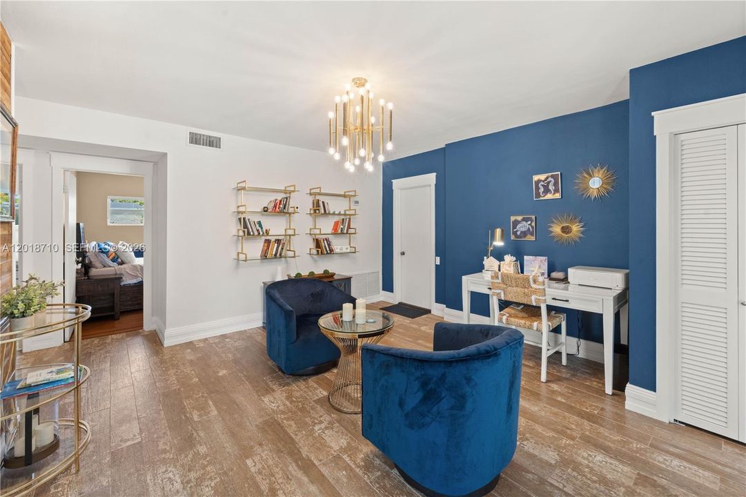 En Venta: $1,189,000 (4 camas, 2 baños, 2344 Pies cuadrados)