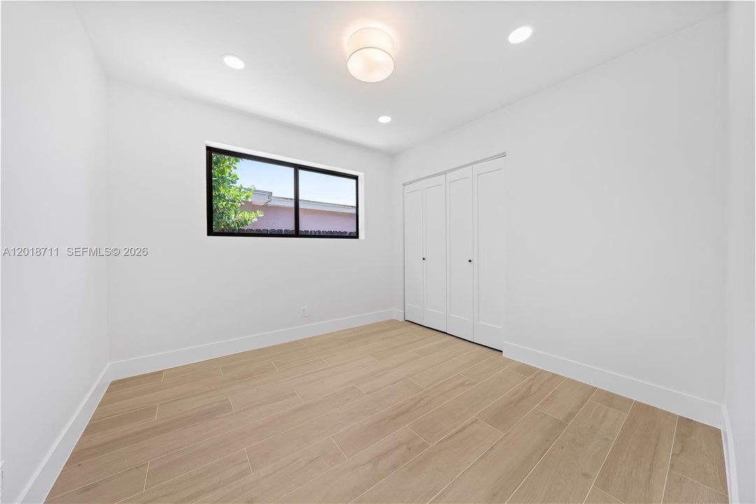 Activo con contrato: $785,000 (4 camas, 2 baños, 1556 Pies cuadrados)