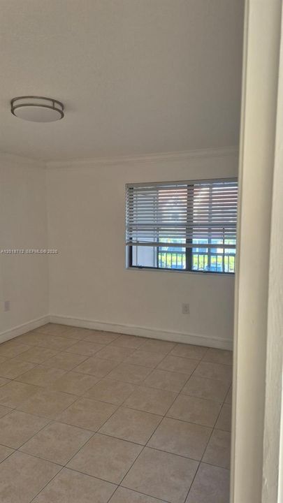 For Rent: $1,825 (1 beds, 1 baths, 747 Square Feet)