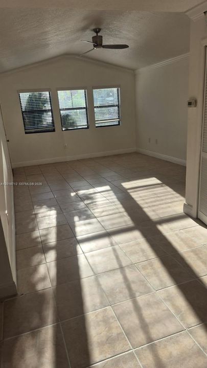 For Rent: $1,825 (1 beds, 1 baths, 747 Square Feet)