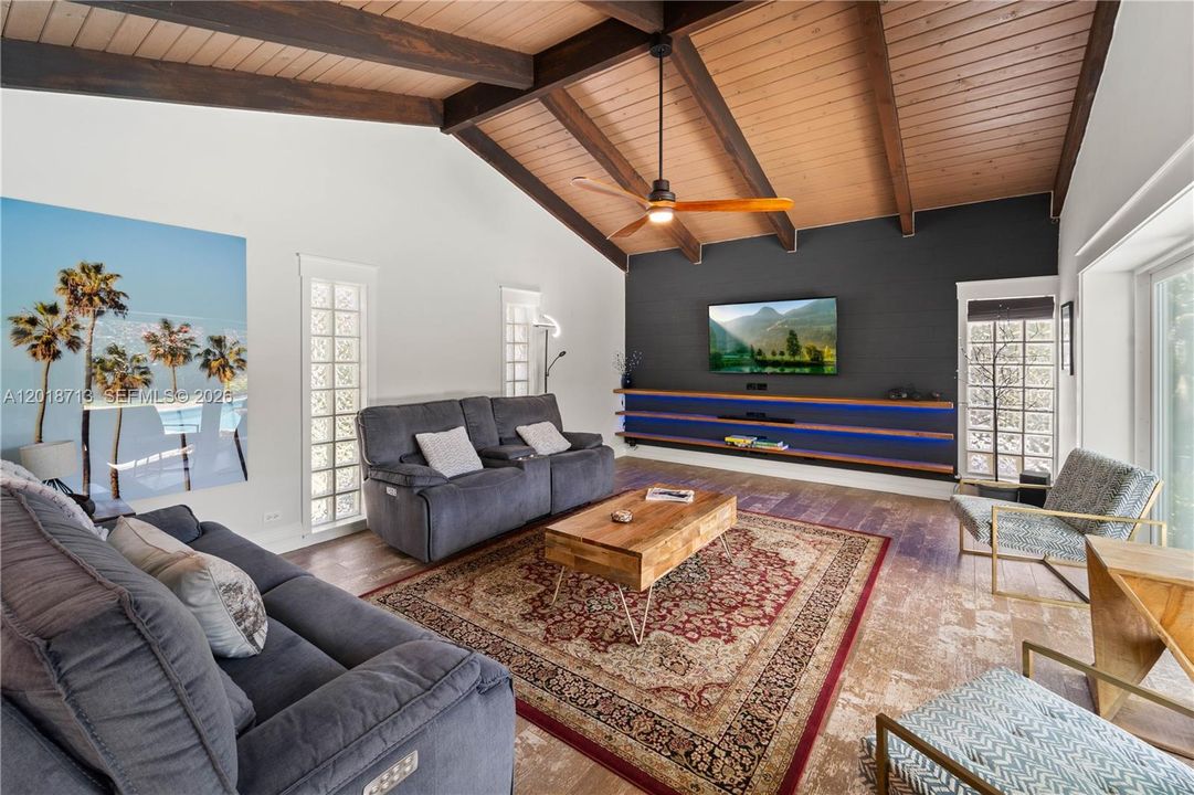 For Rent: $6,000 (4 beds, 2 baths, 2344 Square Feet)