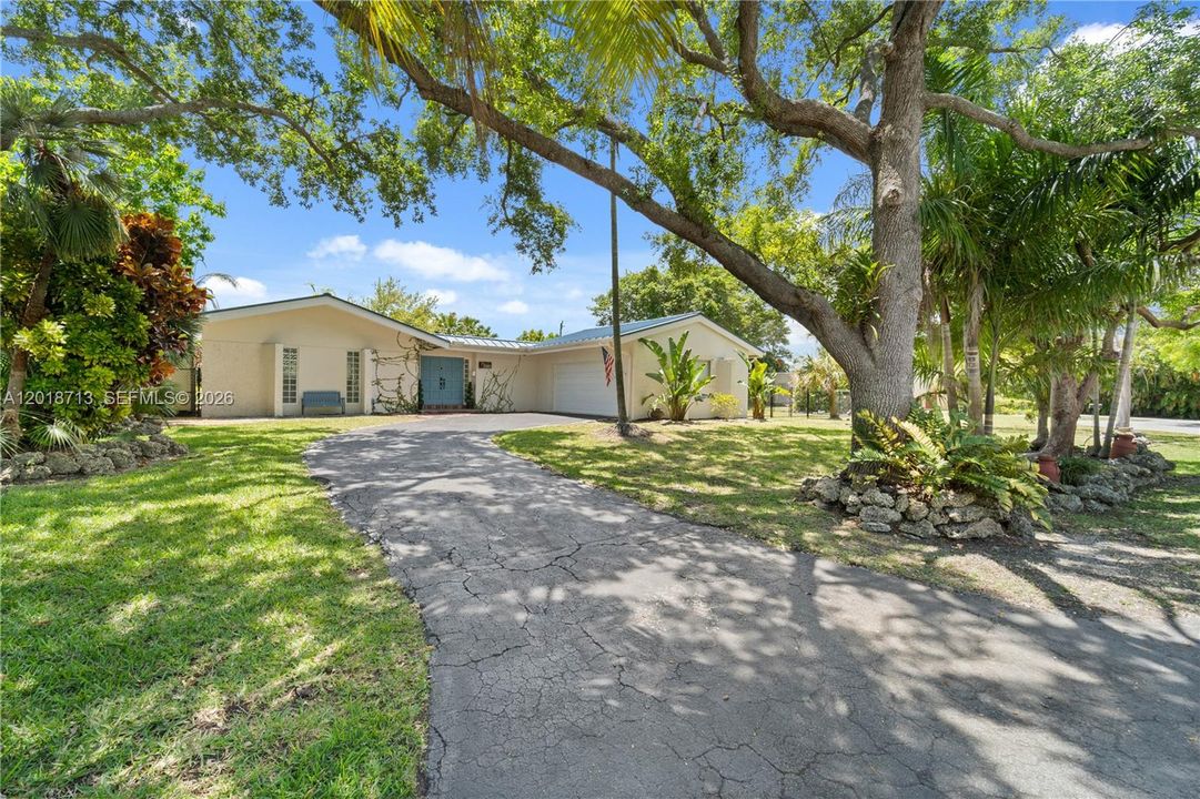 For Rent: $6,000 (4 beds, 2 baths, 2344 Square Feet)