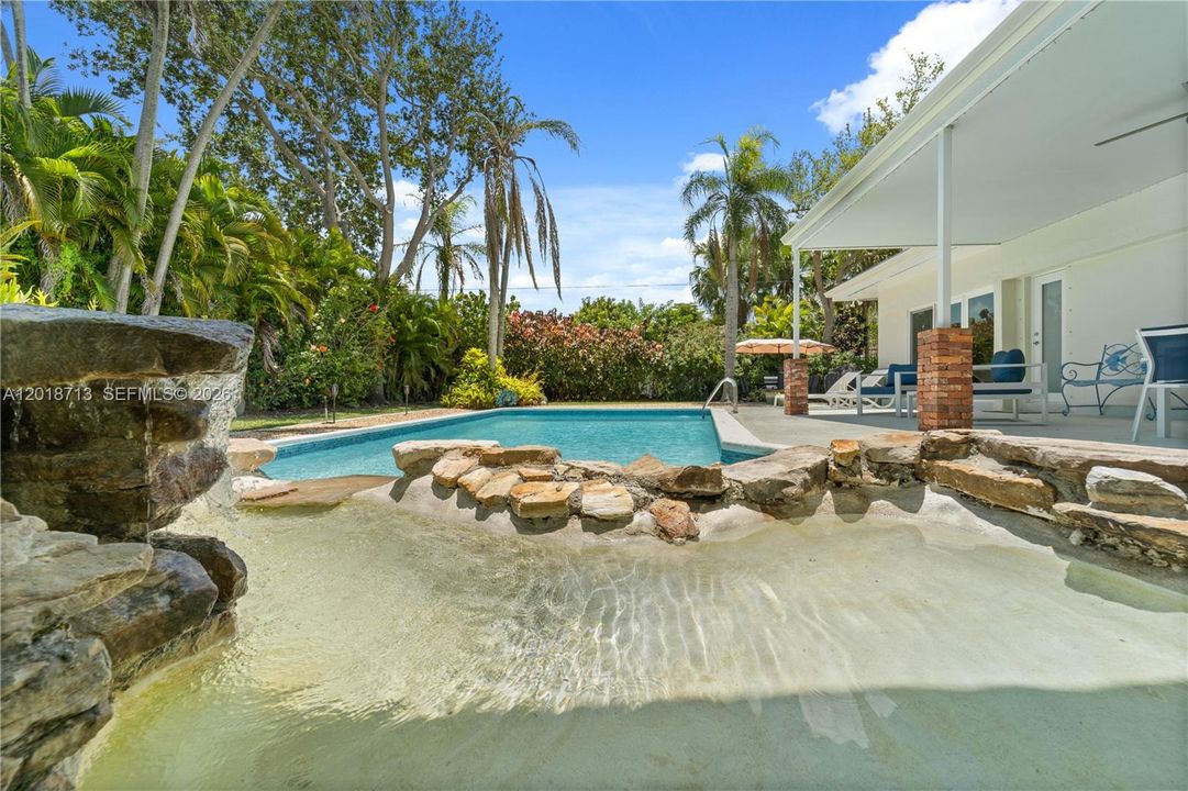 For Rent: $6,000 (4 beds, 2 baths, 2344 Square Feet)
