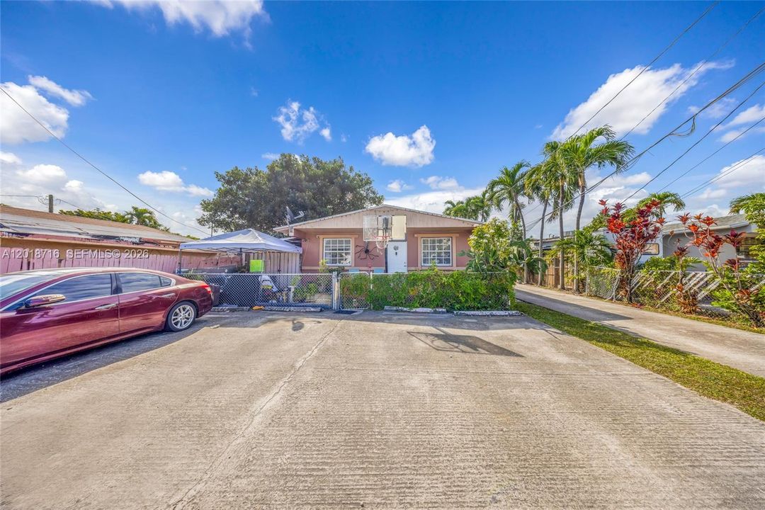 待售: $950,000 (0 贝兹, 0 浴室, 2409 平方英尺)