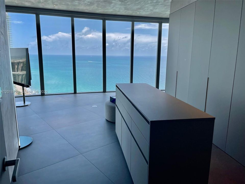 For Sale: $8,500,000 (4 beds, 4 baths, 4154 Square Feet)