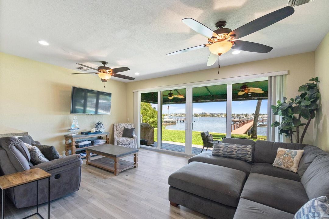 316 N Lake Dr Lantana FL 33462-large-011