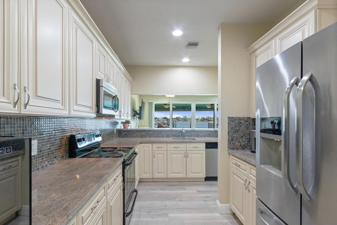 316 N Lake Dr Lantana FL 33462-large-009