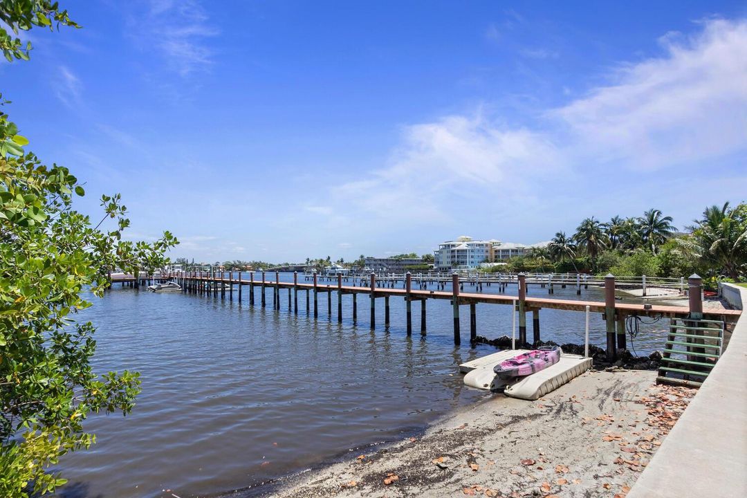 316 N Lake Dr Lantana FL 33462-large-033