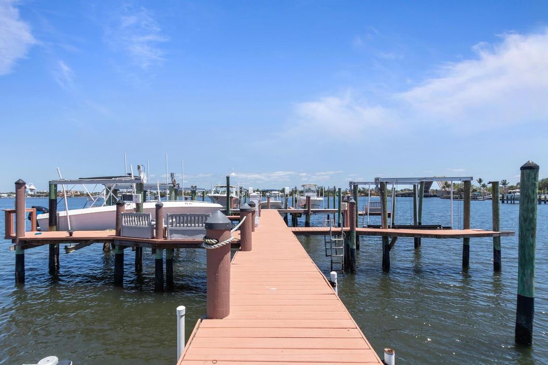 316 N Lake Dr Lantana FL 33462-large-039