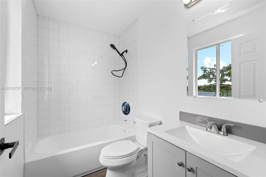 En Venta: $314,990 (3 camas, 2 baños, 1302 Pies cuadrados)